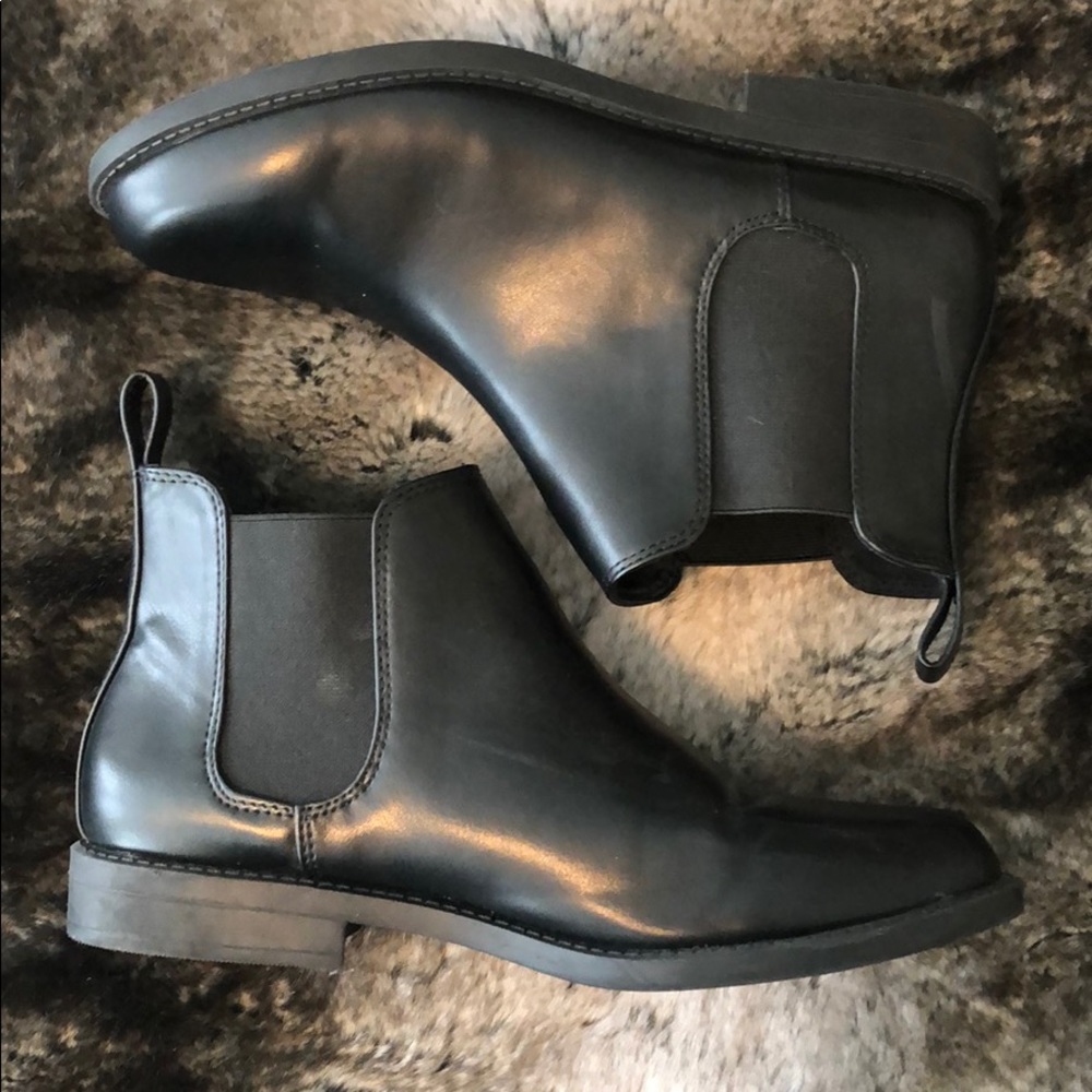 Black Chelsea boots from H&M